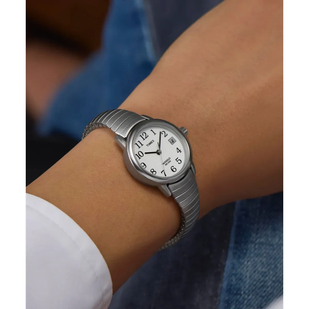 Timex Easy Reader T2H371UJ with white dial and silver-tone bracelet
