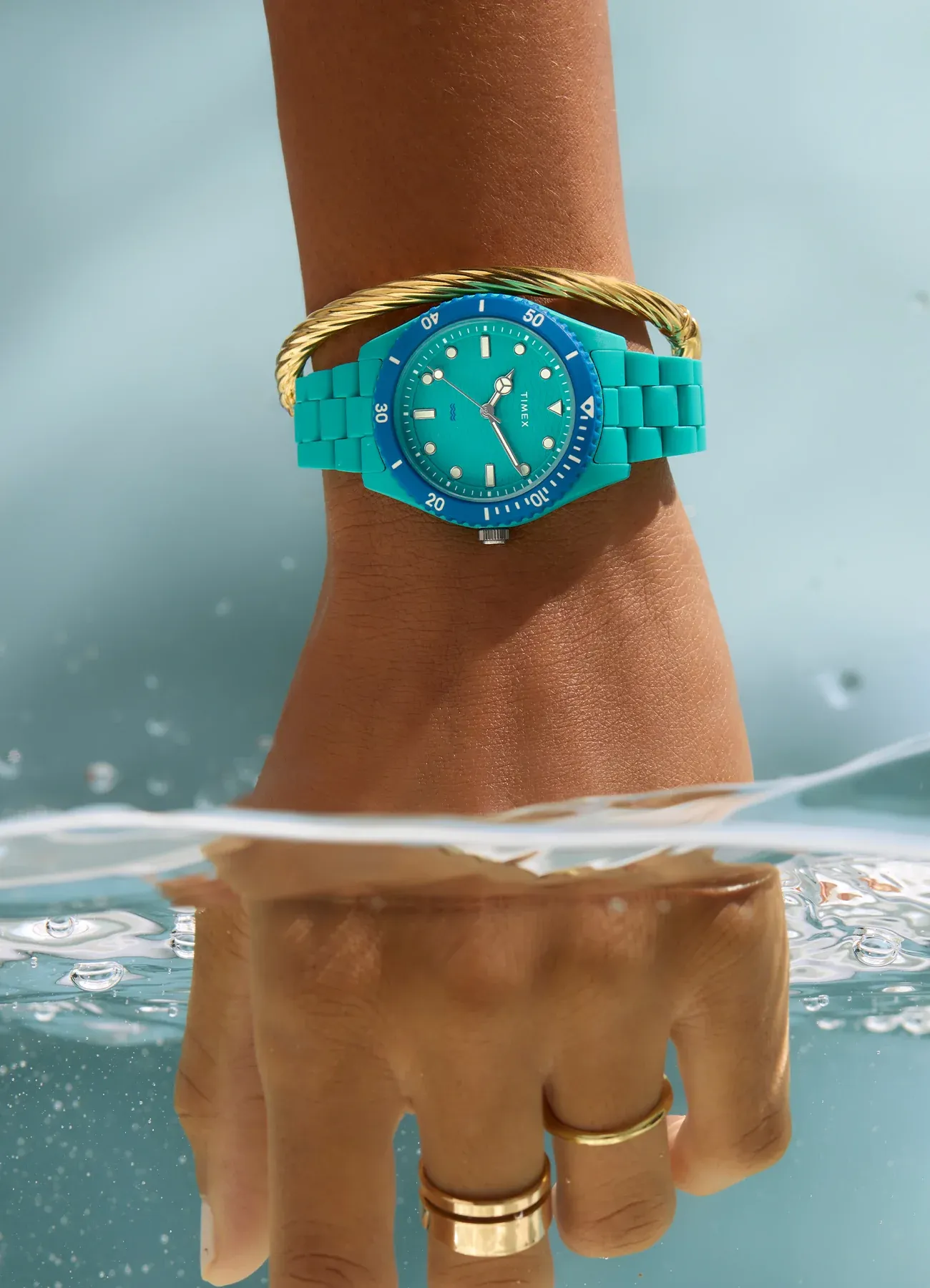 Timex Legacy #tide TW2Y04700UJ with green case, bracelet and wave-pattern dial