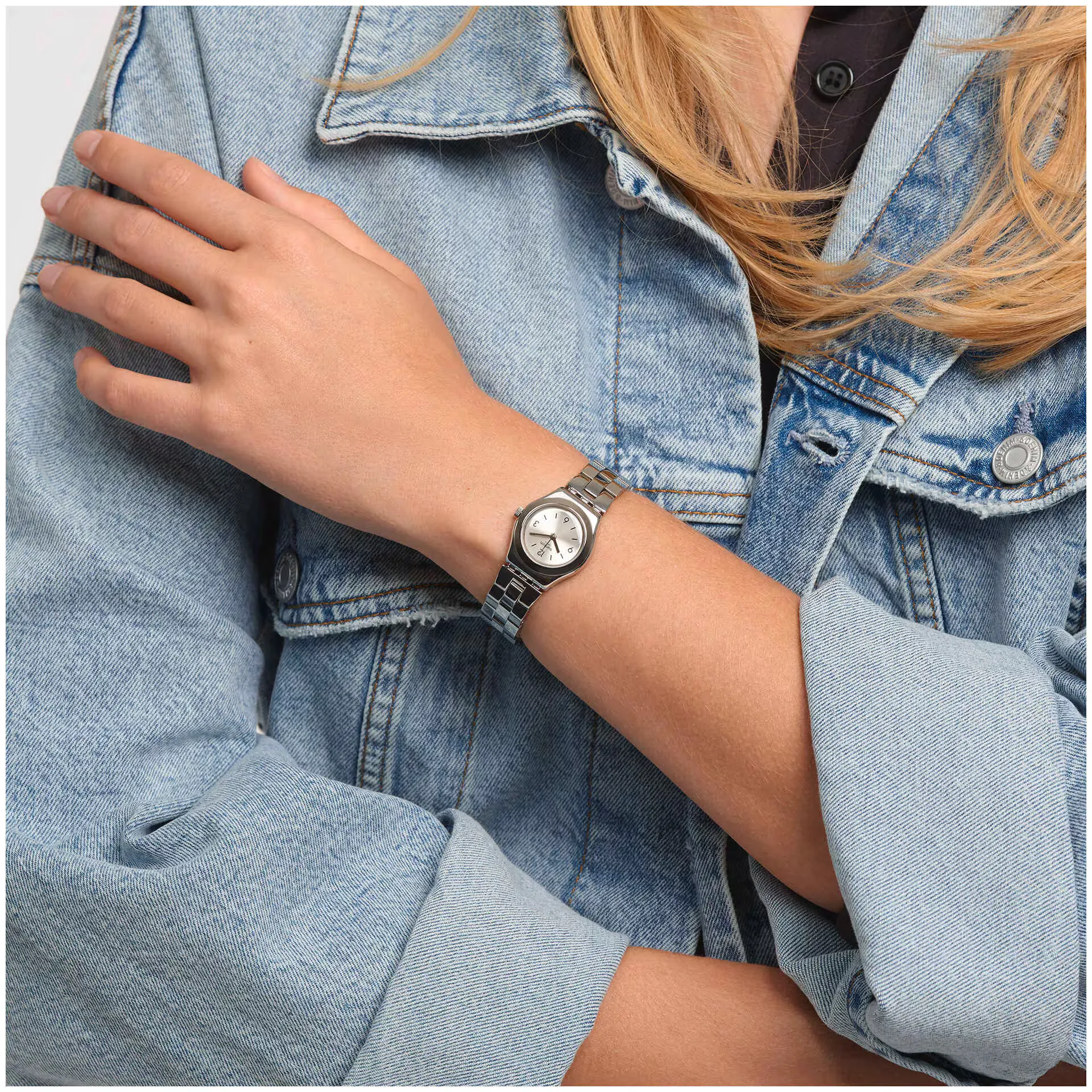 Swatch Gradino YSS300G with silver sun-brushed dial and polished steel bracelet